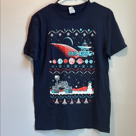 Loot Crate Mens Galaxy Pixel Christmas Space Station NASA Graphic T-Shirt - Picture 1 of 6